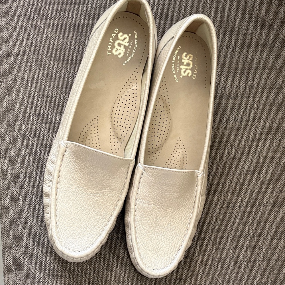 SAS comfort foot bed tan loafer